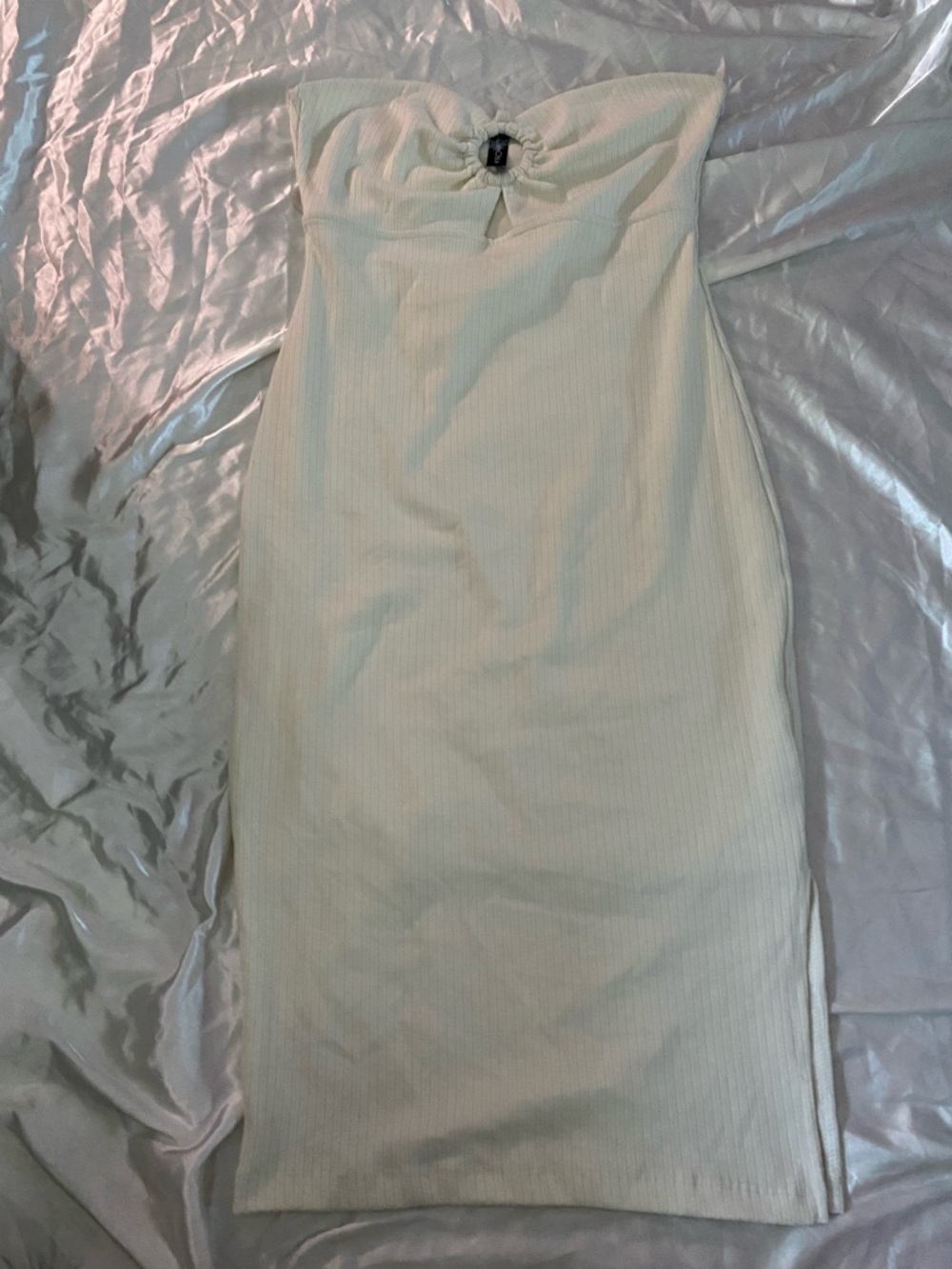 🖤2/$15 cream strapless dress